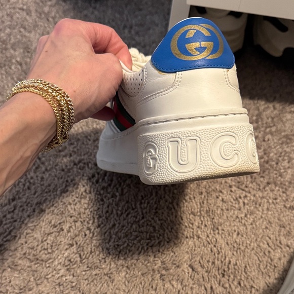 Gucci White Sneakers with Red and Blue Stripes - Picture 5 of 5